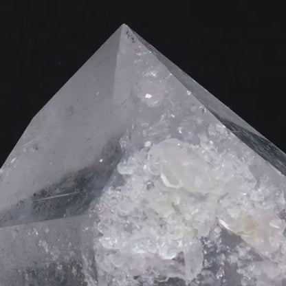 UNQ-1001 (Very Rare Manifestation Crystal)